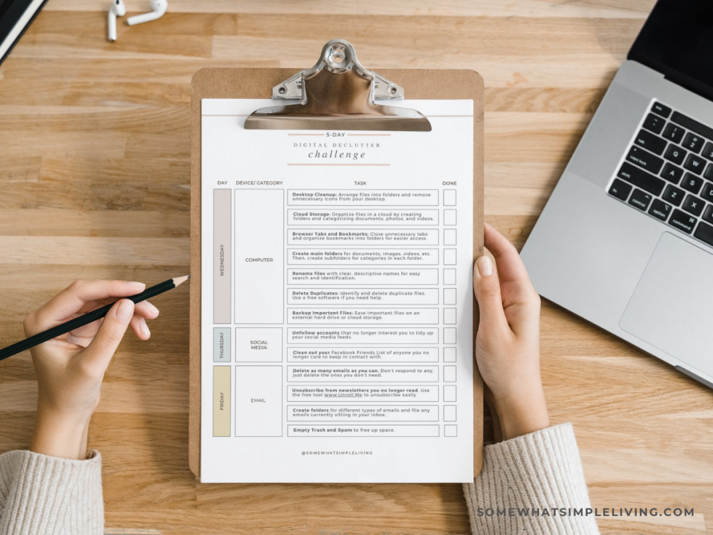 Decluttering Digital: How to Organize Your Devices and Improve Your Productivity