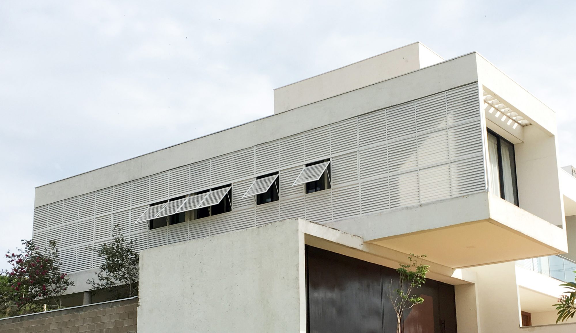 Materiais Sustentáveis e Acessibilidade: Como Garantir Conforto e Segurança em Projetos Habitacionais