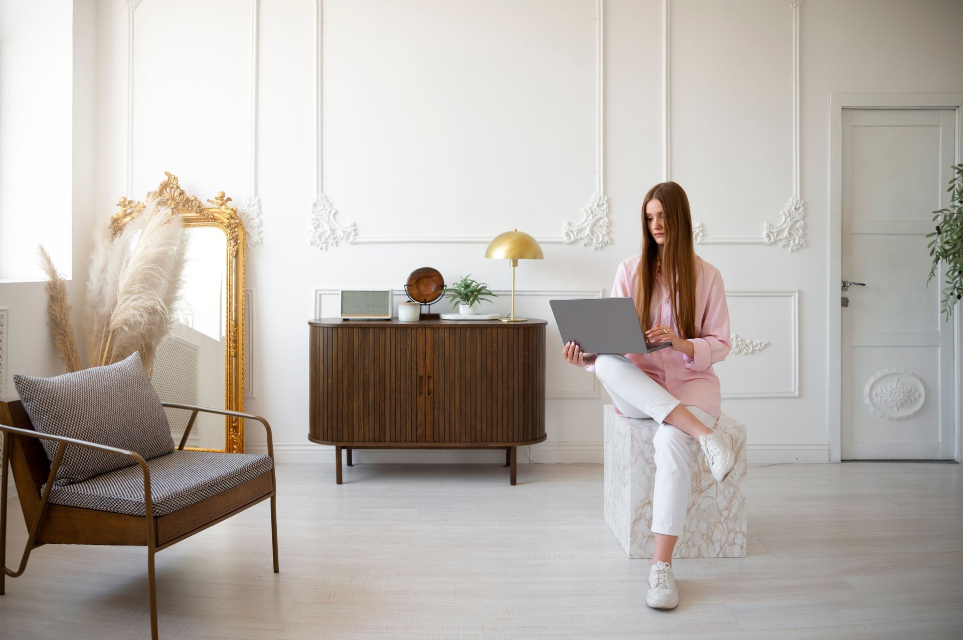 The Aesthetics of Minimalism: How Interior Design Can Transform Small Spaces