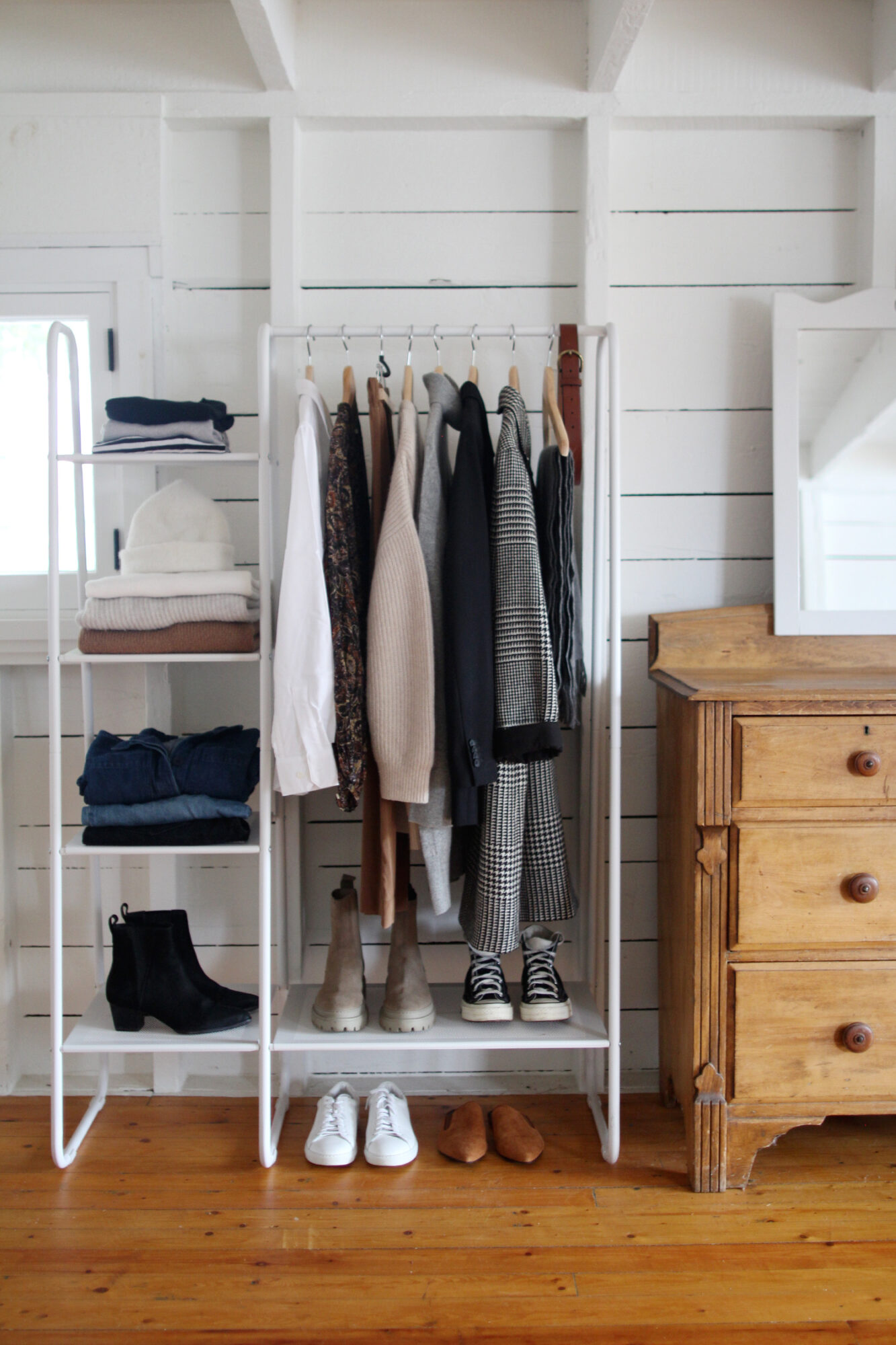 Wardrobe Essentials: Curating a Timeless and Functional Closet